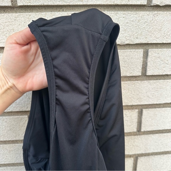 Lands’ End Women's Chlorine Resistant V Neck One Piece Fauxkini Swimsuit - Picture 9 of 11